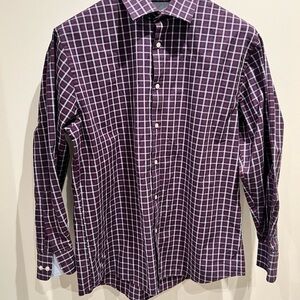 Men’s Izod dress shirt. 16.5 x 32/33. Nice bold check design.